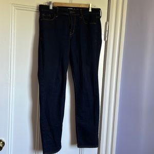 Old Navy jeans, size 10 mid rise, dark wash, never worn, very good condition